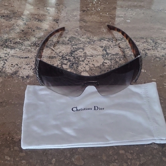 Dior Black Oversized Sunglasses - Picture 8 of 8